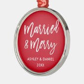 ブラシモダンス結婚したトメリー&結婚のラウンド メタルオーナメント (左)