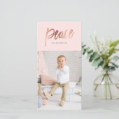 ブラシ仕上げのピース ローズゴールド ホリデー フォト カード (スタンド正面)