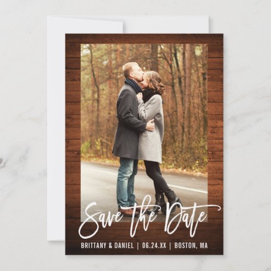 ブラシ素朴スクリプト木の写真日付カードを保存 招待状 (正面)