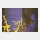 ブラジルのリオデジャネイロで夜のヴィンテージビーチ キッチンタオル (横)