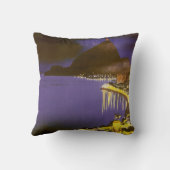 ブラジルのリオデジャネイロで夜のヴィンテージビーチ クッション (裏面)