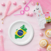 ブラジル国旗を掲げプライドスポーツファンのブラズ ペーパープレート (パーティー)