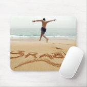 ブラジル水着を着た裸の男性 マウスパッド (マウス)