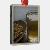 ブラジル。グラス1杯のさわやかなガラナのエネルギー メタルオーナメント (右)