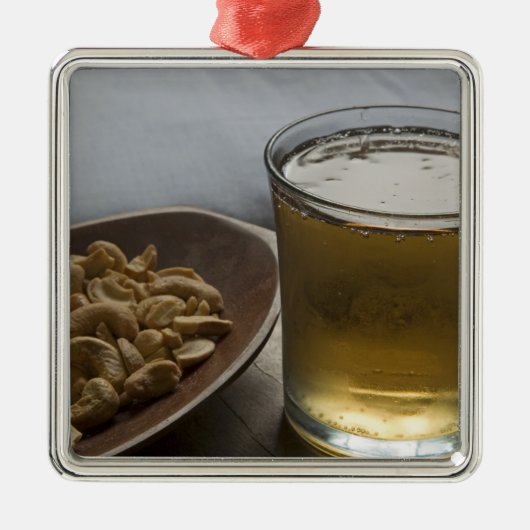 ブラジル。グラス1杯のさわやかなガラナのエネルギー メタルオーナメント (正面)