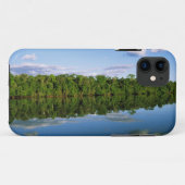 ブラジル、ジュルエナ。水に映る森の川岸 Case-Mate iPhoneケース (裏面(横))