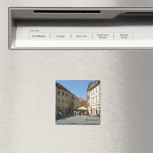 ブラチスラヴァの通り – スロバキア マグネット (インサイチュ (食洗機))