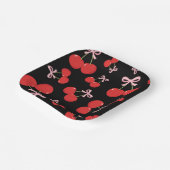 ブラックさくらんぼピンクボウコケット誕生日パーティー ペーパープレート (傾斜あり)