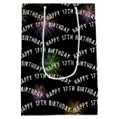 ブラックで17誕生日の花火を楽しむ ミディアムペーパーバッグ (裏面)