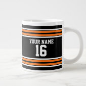 ブラックとオレンジ色のホワイトストライプズ・チーム・ジャージー ジャンボコーヒーマグカップ (右)