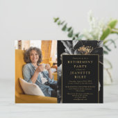 ブラックとゴールドのエレガントな花柄の退職パーティーの写真 招待状 (スタンド正面)