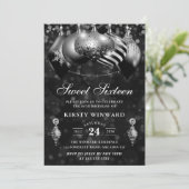 ブラックとシルバーのクリスマスオーナメント スイート16 招待状 (スタンド正面)