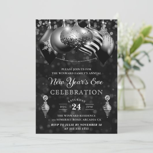 ブラックとシルバーのクリスマスボール 新年の夜 招待状 (スタンド正面)