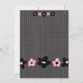 ブラックとピンクのフローラピンストライプ誕生日 招待状 (裏面)