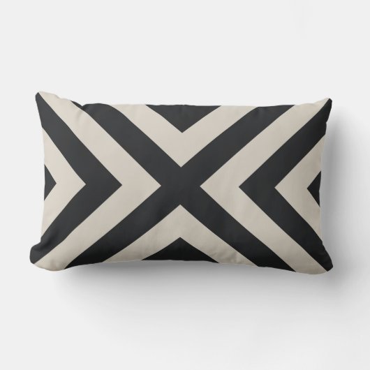 ブラックとベージュモダンシェブロストライプン ランバークッション (正面)