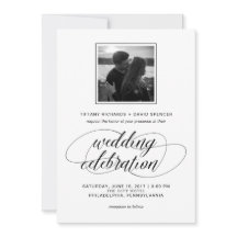 ブラックとホワイトのファンシーなスクリプト結婚式写真