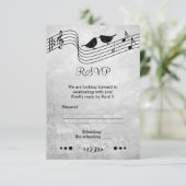 ブラックとホワイトのミュージックをテーマにした結婚式のRSVPカード 出欠カード (スタンド正面)