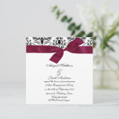 ブラックのダマスクとバーガンディのリボン 結婚式招待状 招待状 (スタンド正面)