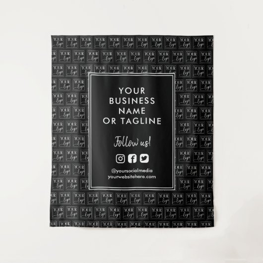 ブラックのロゴパターン ソーシャルメディア バックドロップ タペストリー (正面)