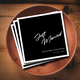 ブラックの手書きJust Married スタンダードカクテルナプキン