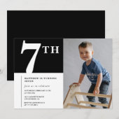 ブラックの男の子の写真入りエレガントな7歳の誕生日招待状 招待状 (正面/裏面)