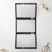 ブラックの背景に金のクリスマスの雪の結晶 三つ折り招待状 (内部)