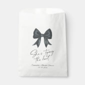 ブラックの蝶ネクタイ 彼女の結婚式 結婚前のお祝い フェイバーバッグ (正面)