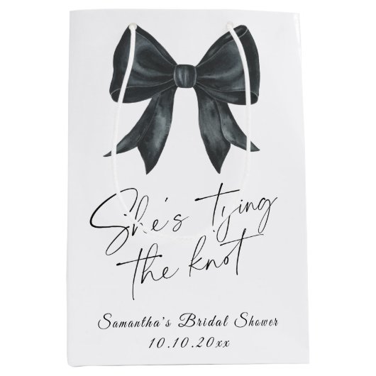 ブラックの蝶ネクタイ 彼女の結婚式 結婚前のお祝い ミディアムペーパーバッグ (正面)