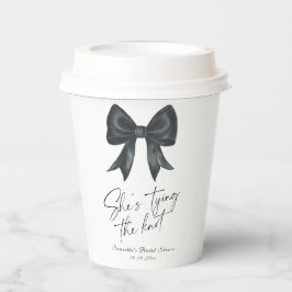 ブラックの蝶ネクタイ 彼女の結婚式 結婚前のお祝い 紙コップ