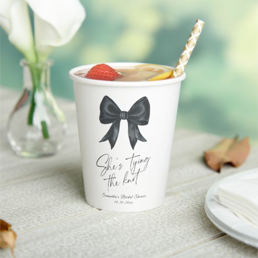 ブラックの蝶ネクタイ 彼女は結婚する ブライダルシャワーパーティー 紙コップ (インサイチュ)