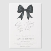 ブラックの蝶結び 彼女は結婚する ブライダルシャワー ベラム紙招待状 (正面)