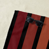 ブラックの赤ストライプ色の色合い ビーチタオル (インサイチュ)