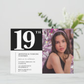ブラックの19歳の誕生日招待状 女の子シックな写真 招待状 (スタンド正面)