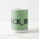 ブラックアイリッシュの大きな緑のマグカップ コーヒーマグカップ (中央)