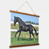 ブラックアクハルテケスタリオンギャロピンパドックフェンス 吊り下げ型タペストリー (傾斜あり)