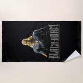 ブラックアダムキャラクターと名前グラフィック ビーチタオル (正面)