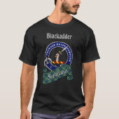 ブラックアダー氏族のバッジとタータン Tシャツ (正面)
