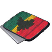 ブラックアフリカアーティザンクロシェプリントエレクトロニクスバッグ ラップトップスリーブ (正面下部)