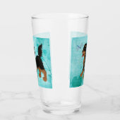 ブラックアンドタンカバリエスパニエル犬とトンボ タンブラーグラス (左)