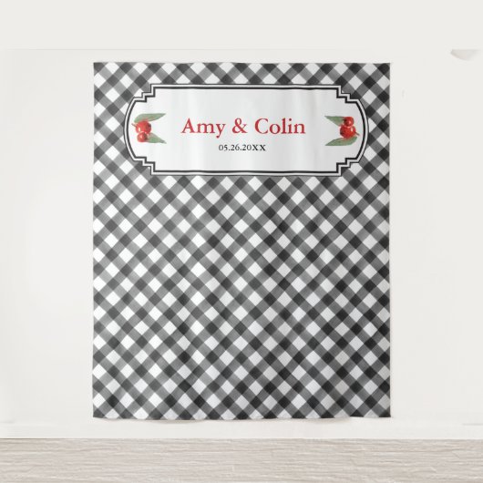 ブラックアンドホワイトのウエディングシャワープレイド タペストリー (正面)