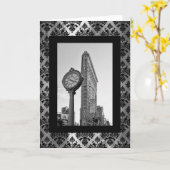 ブラックアンドホワイトのフラットアイアンビルと時計2 カード (黄色い花)