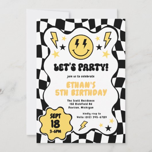 ブラックイエローグルーヴィ市松模様にスマイルレトロ誕生日 招待状 (正面)