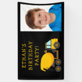 ブラックイエローセメントトラックチャイルドの誕生日写真 横断幕 (縦)