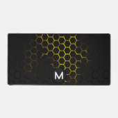 ブラックイエローハニカム形状パターンモノグラム デスクマット (正面)