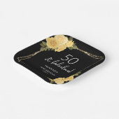 ブラックイエロー&金ゴールドフローラ50誕生日 ペーパープレート (傾斜あり)