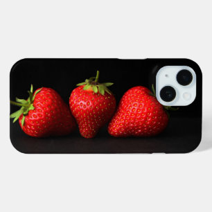 ブラックイフクナの3個のイチゴ iPhone 15ケース