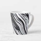 ブラックインク渦巻き大理石 – タイムレスエレガンス カフェラテマグ (右アングル)