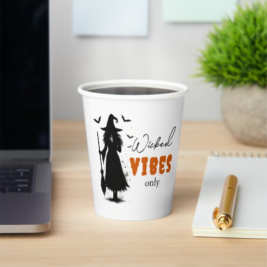 ブラックウィッチシルエット – "邪悪な雰囲気のみ" - 紙コップ (インサイチュ)