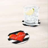 ブラックウィットホリストライプーズ赤金属ハートモノグラム ラウンドペーパーコースター (インサイチュ)