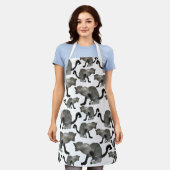 ブラックウォーターかっこいカラー猫 エプロン (着用した状態)